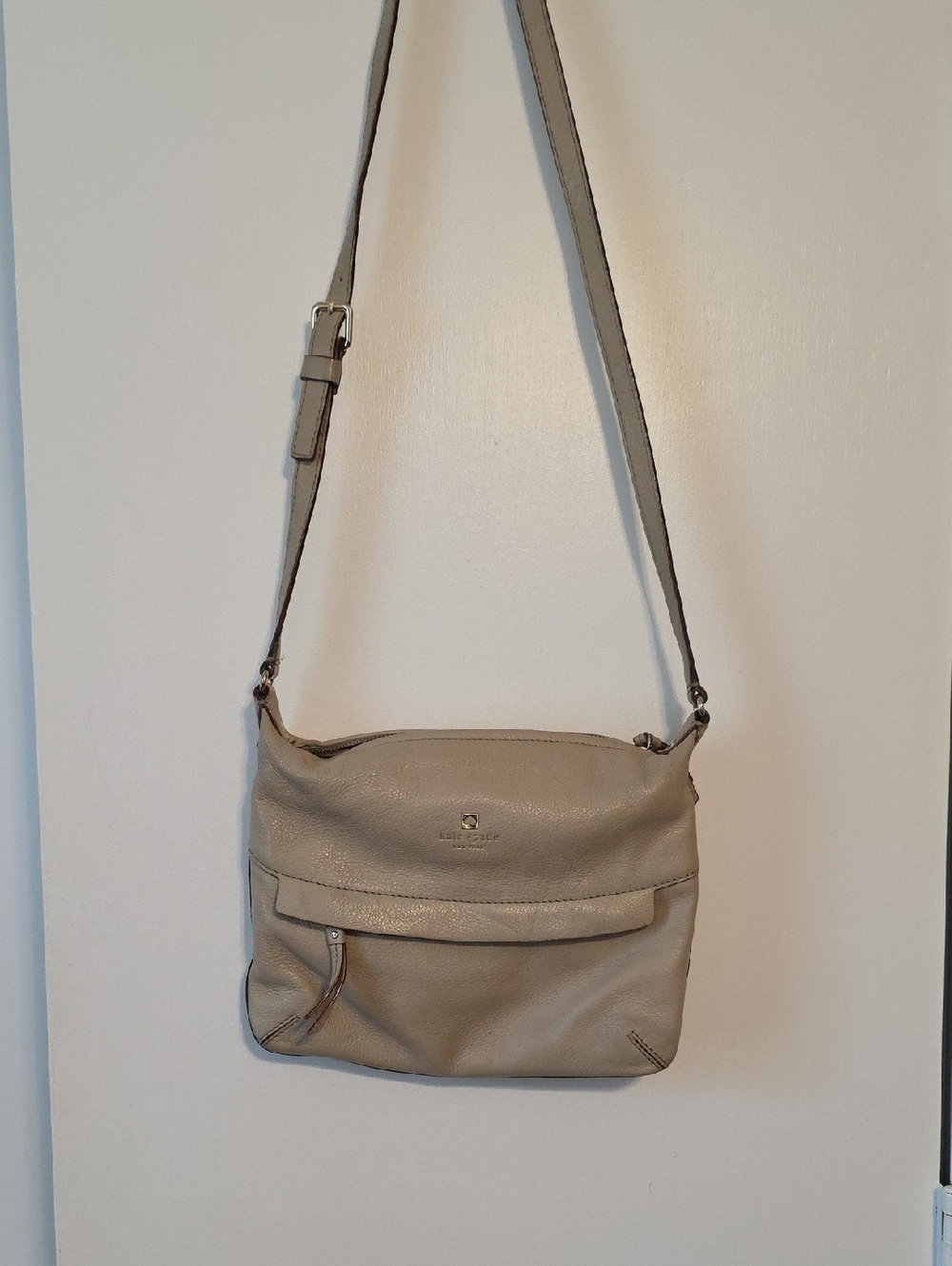 kate spade taupe leather crossbody bag